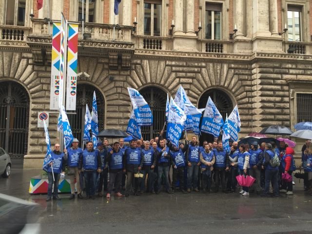 sit-in28042015